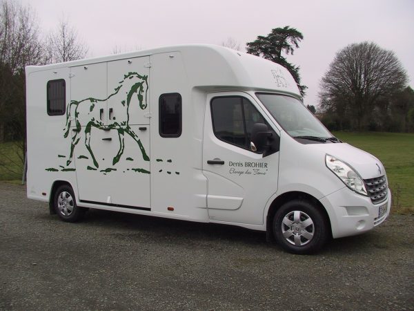 Vans Chardron stalle Deux Chevaux