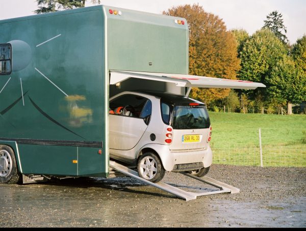 Vans Chardron camping cars haut de gamme avec garage pour voiture
