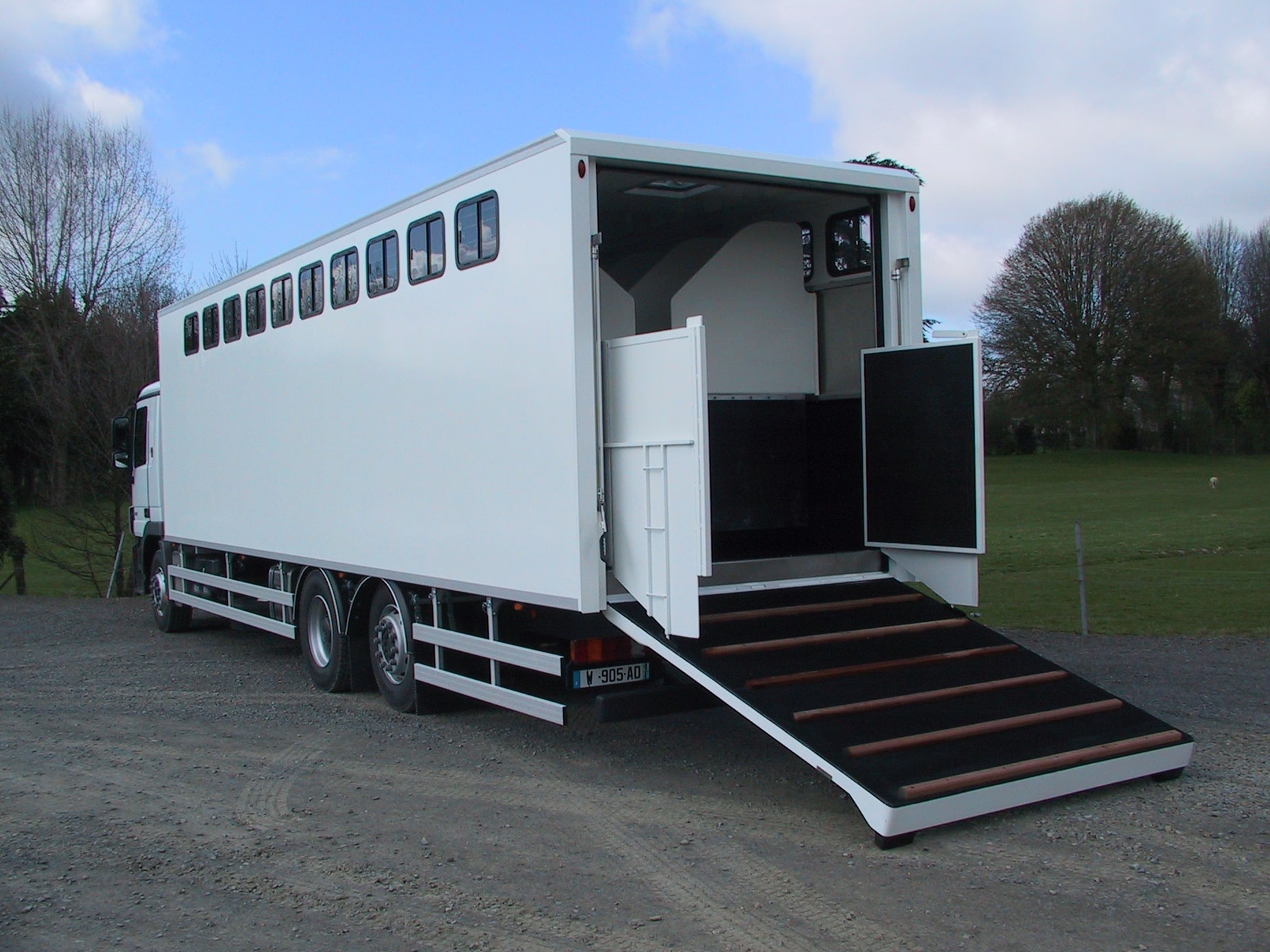 Vans Chardron 10 chevaux avec espace sellerie