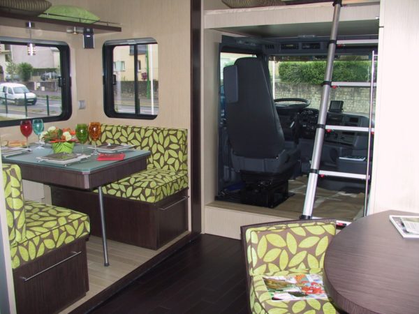 Vans Chardron camping cars haut de gamme avec remorque pour voiture