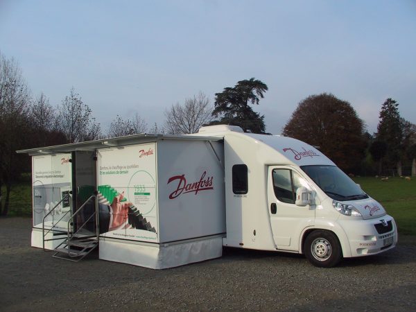 Vans Chardron véhicule événementiel avec extensions 30m²