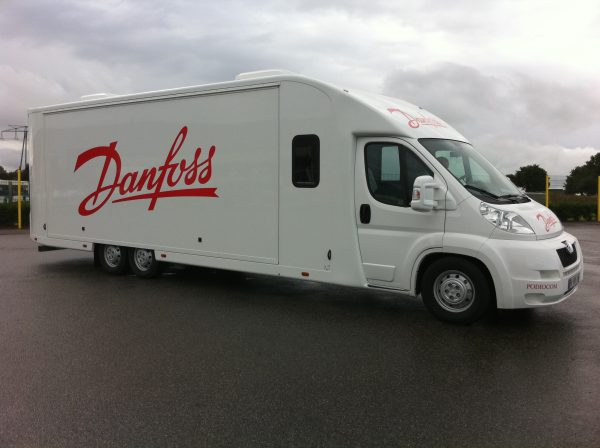 Vans Chardron véhicule événementiel avec extensions 30m²