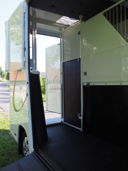 camion chardron neuf stalle