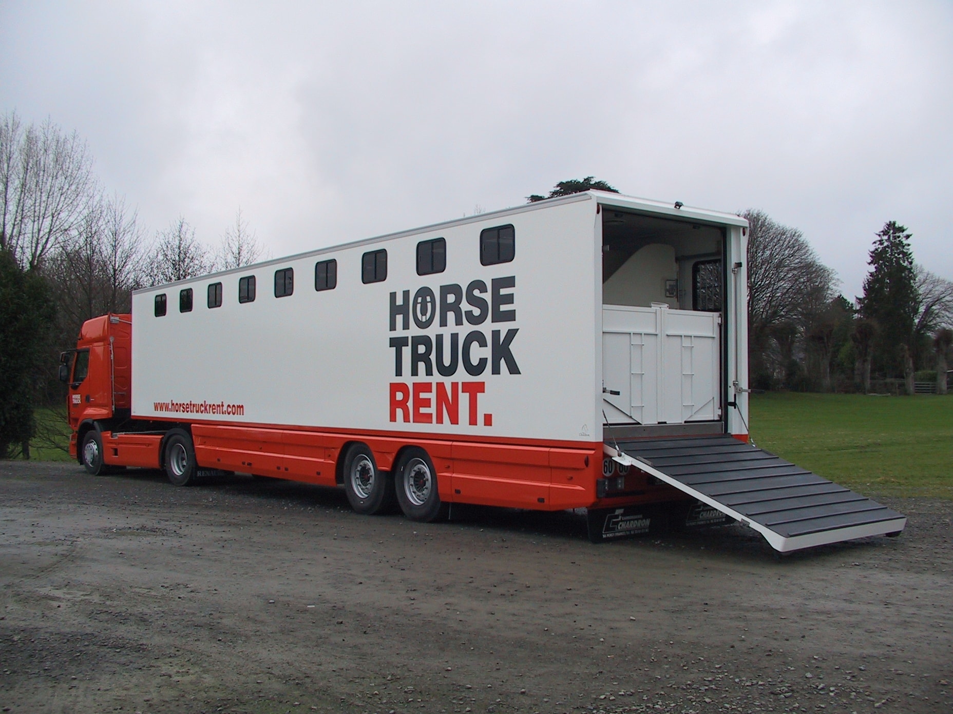 Vans Chardron 15 chevaux avec espace sellerie