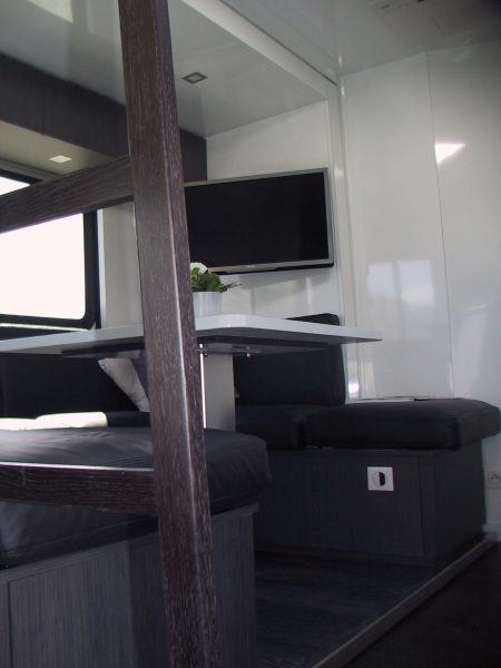 Vans Chardron 7 chevaux et appartement
