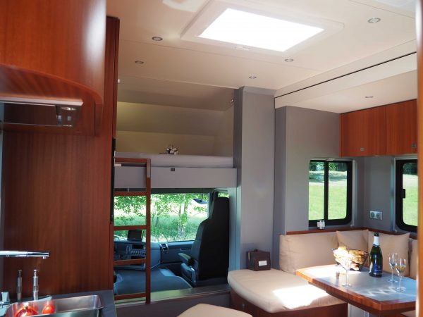 Vans Chardron 6 chevaux et appartement