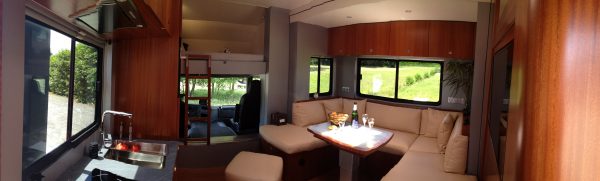 Vans Chardron 6 chevaux et appartement