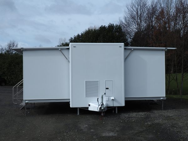 Vans Chardron véhicule événementiel remorque extensible de 30m²