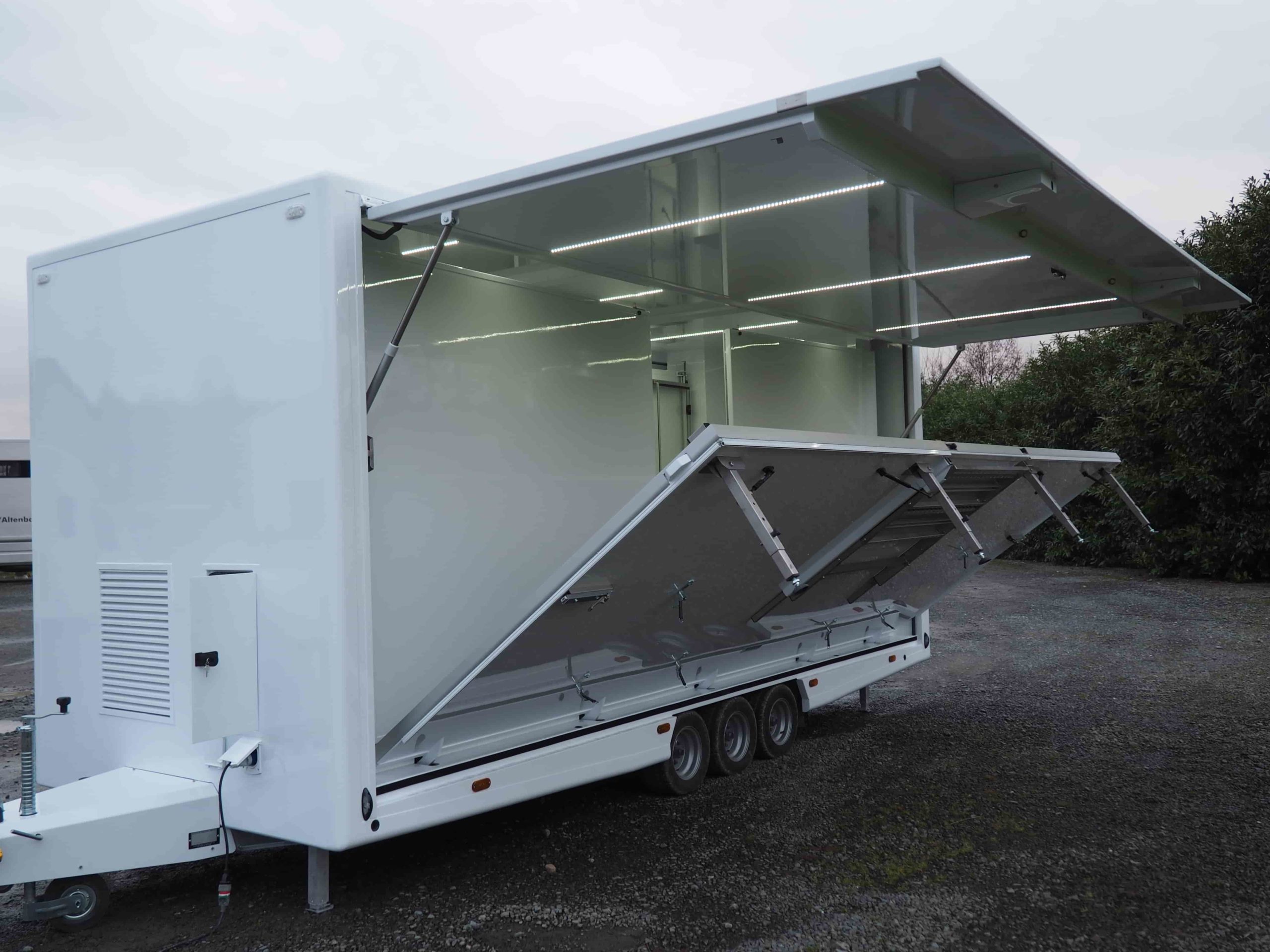 Vans Chardron véhicule événementiel remorque extensible de 30m²