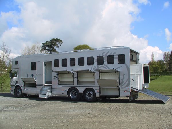 Vans Chardron 7 chevaux et appartement