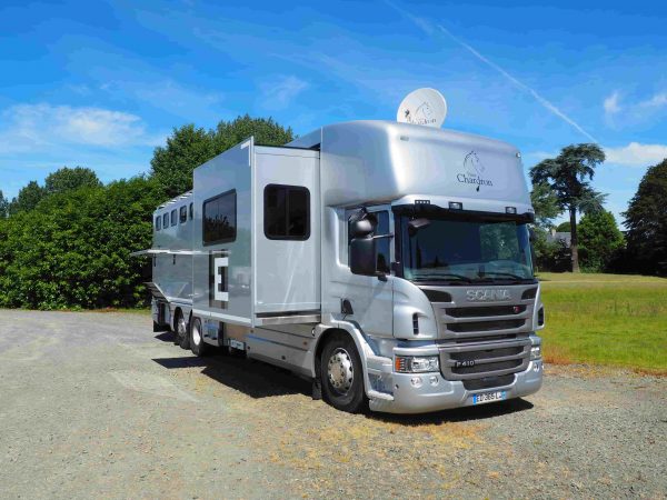 Vans Chardron 6 chevaux et appartement