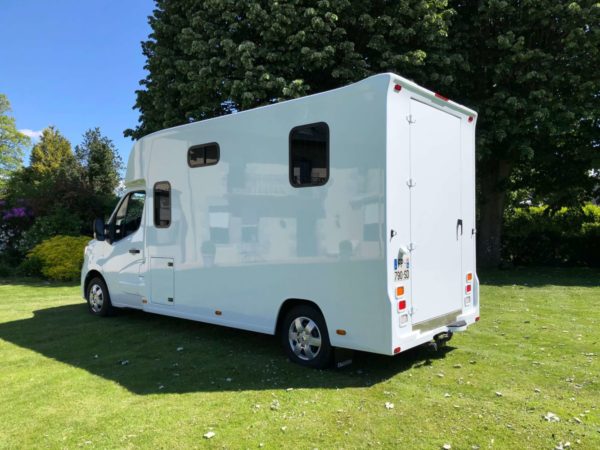 chardron-stalle-disponible