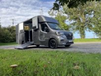 Véhicule neuf stalle rallongé disponible